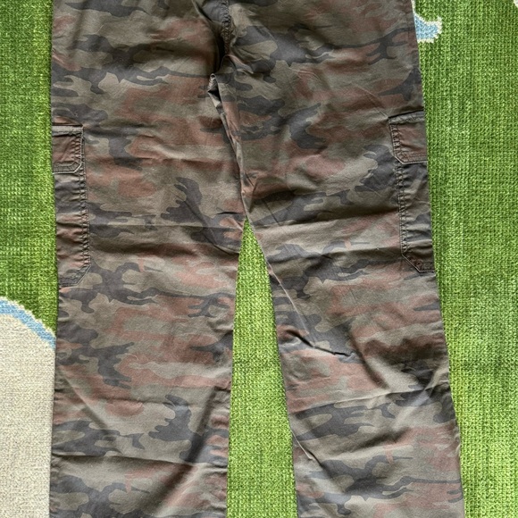Sanctuary NWT Camo Pants 29 - Picture 4 of 5